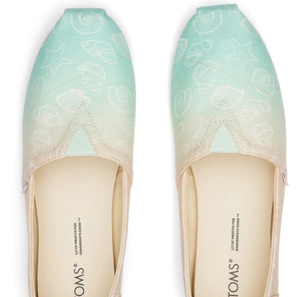 New Tom's Super Cute Multi Ombre Seashell Print Size 8 - Picture 2 of 6